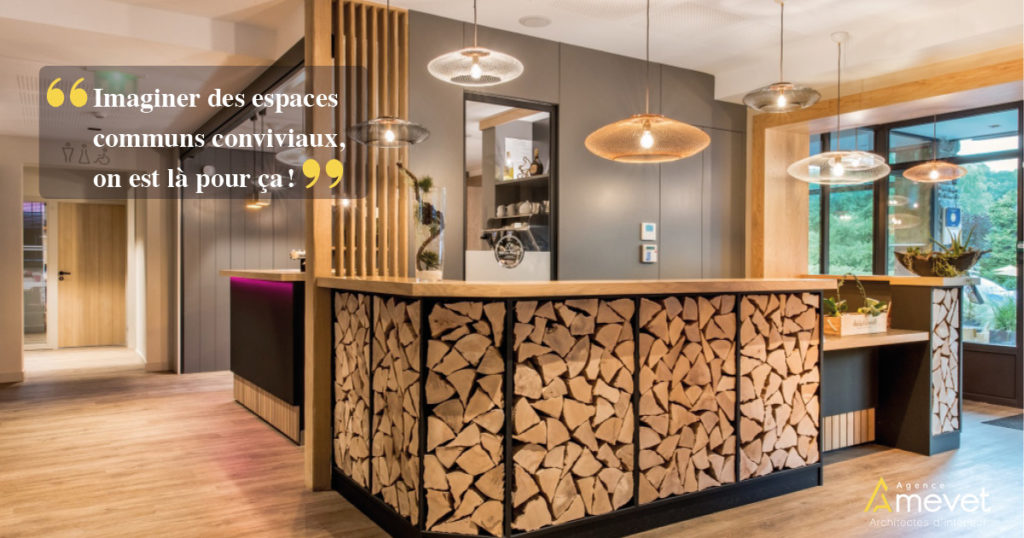 desk de l'hôtel Arcalod à Doussard réalisé par Agence Amevet