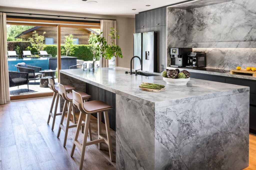 conception interieure et ameublement maison a sciez 06