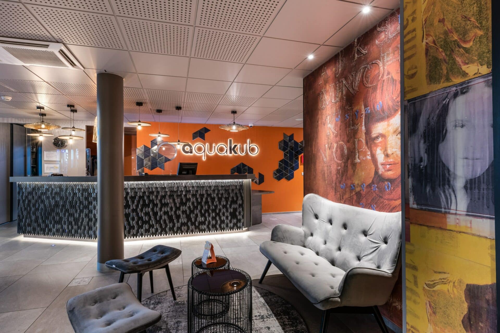 hotel aquakub reception 02