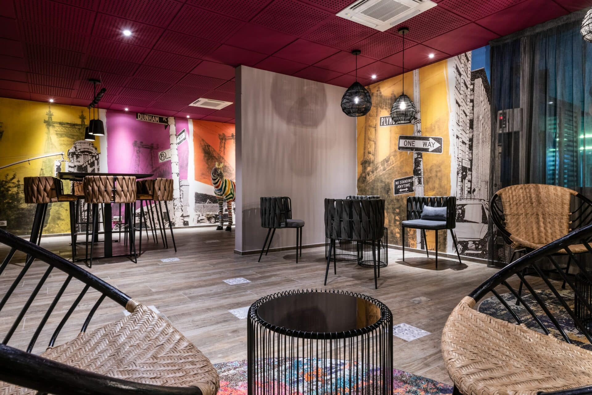 hotel aquakub reception 12