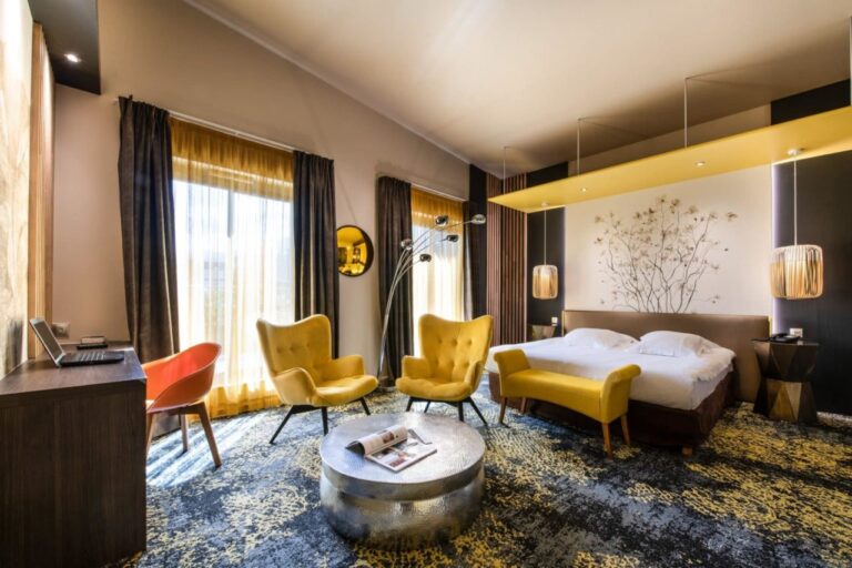 renovation hotel aquakub 02